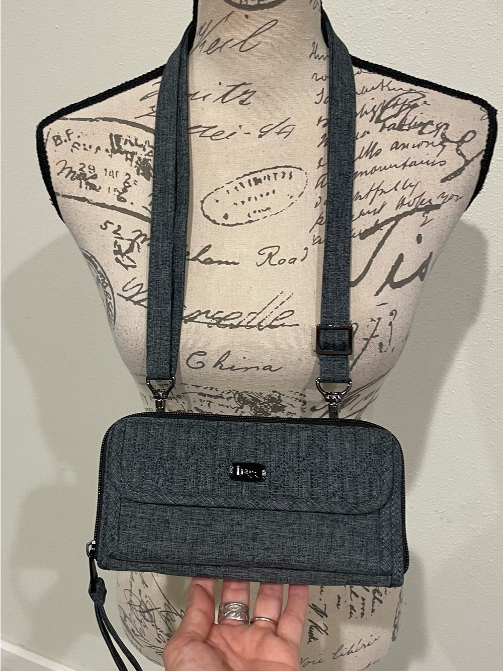 Lug RFID Crossbody Wallet Organizer Gray Travel Bag Wristlet Like New